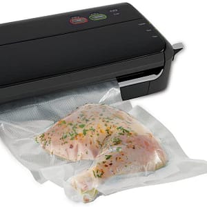 FoodSaver Vacuum Sealing System with Starter Kit